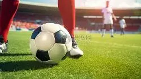 欧冠决赛范巴斯滕遭铲伤，前马赛后卫感遗憾：本可避免